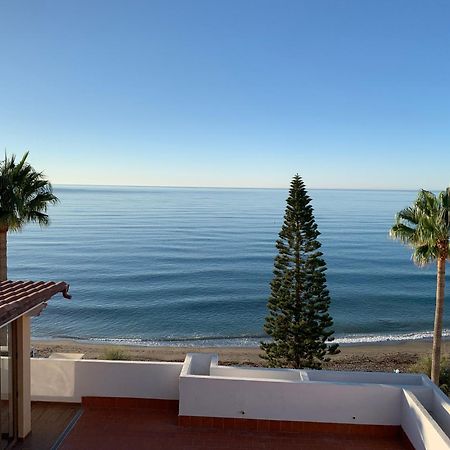 Penthouse On The Beachfront Estepona Esterno foto