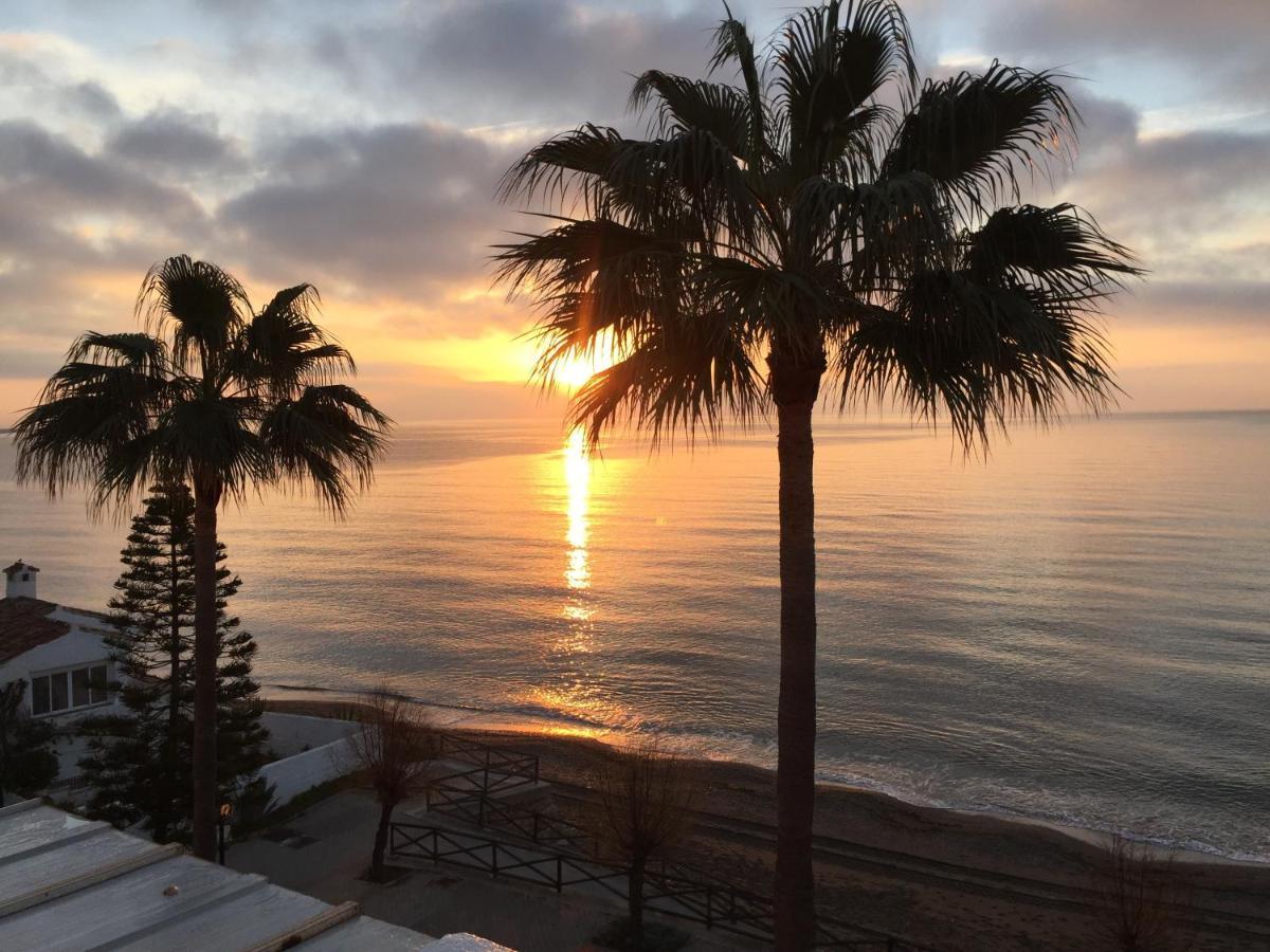 Penthouse On The Beachfront Estepona Esterno foto