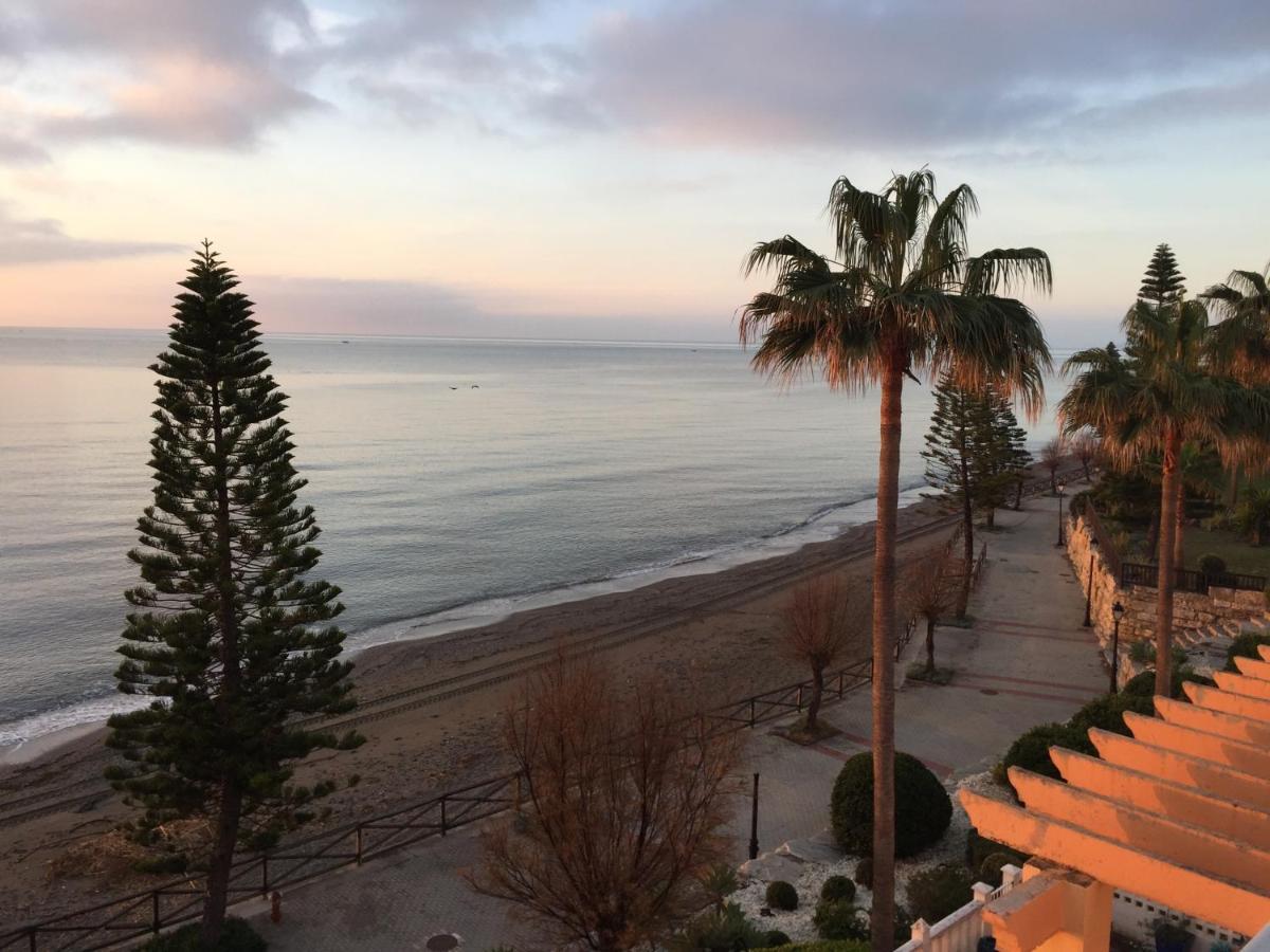Penthouse On The Beachfront Estepona Esterno foto